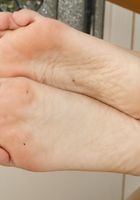 Alina West sucks on her toes, Alina West (ali106) ATK Petites: Alina West (Alina West sucks on her toes)