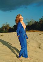 Shelly loves to be nude on the beach and shows her body off well, Shelly (she030) ATK Archives: Shelly (Shelly loves to be nude on the beach and shows her body off well)