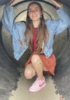 Sia Wood Farm Date BTS, Sia Wood (sia004) ATK Galleria: Sia Wood (Sia Wood Farm Date BTS)